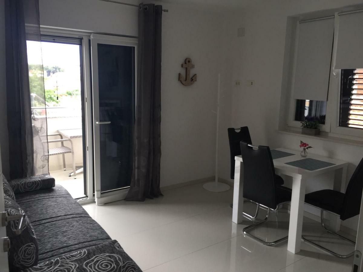 Breitling Apartments With Pool Biograd Na Moru Dış mekan fotoğraf